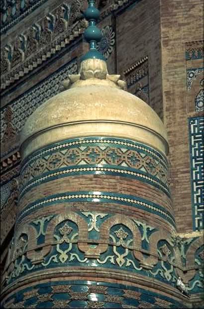 Shah Rukn-e-Alam — Dome Tile Detail